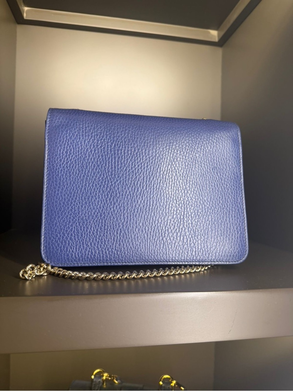 Gucci Blue Pebbled Leather Chain Crossbody with Gold GG - Picture 4 of 4